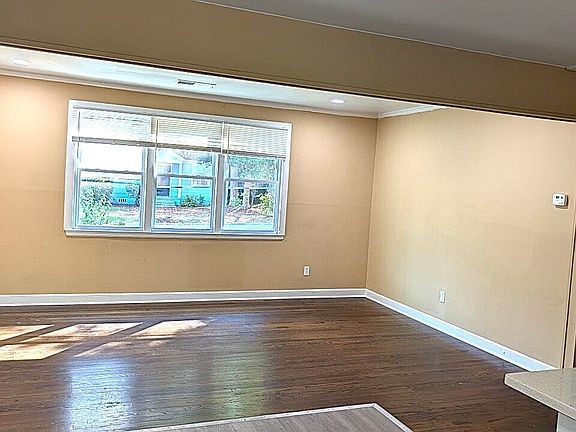4th image of 3307 Guthrie Dr