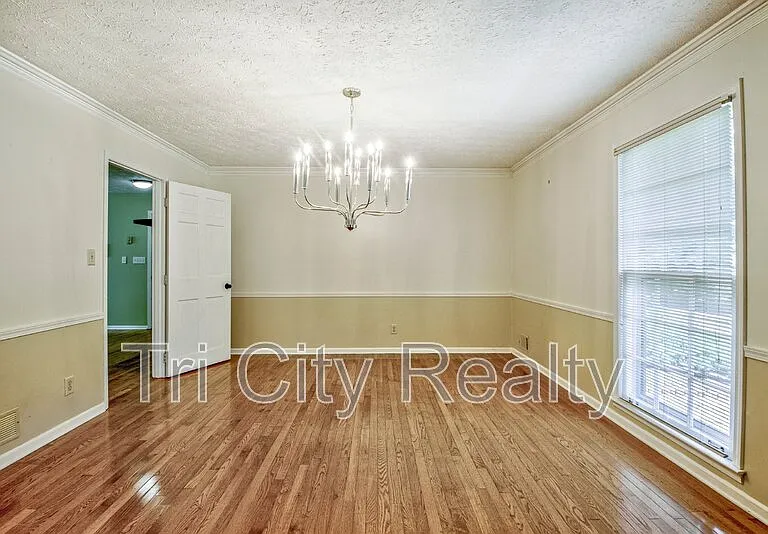 630 Hawthorne Pl — Photo 10