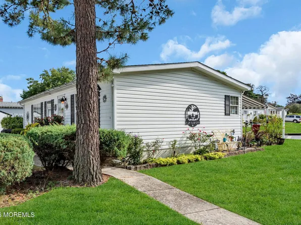 134 Briarwood Court, Whiting, NJ 08759