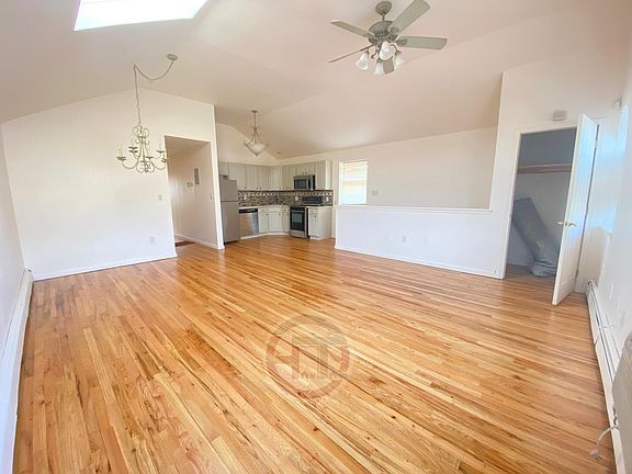5th image of 3186 Baisley Ave #3