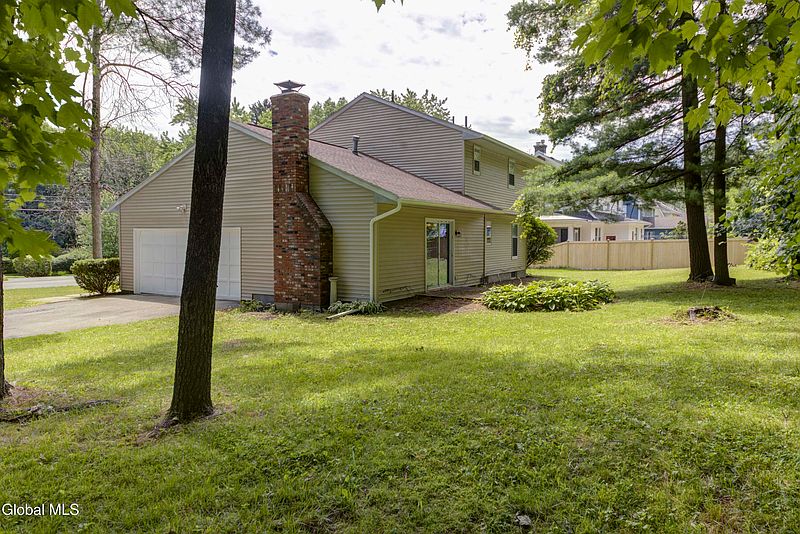 4th image of 949 Morgan Avenue