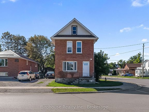 3rd image of 99 Durham St W