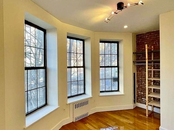 3rd image of 1057 Bergen St APT 2
