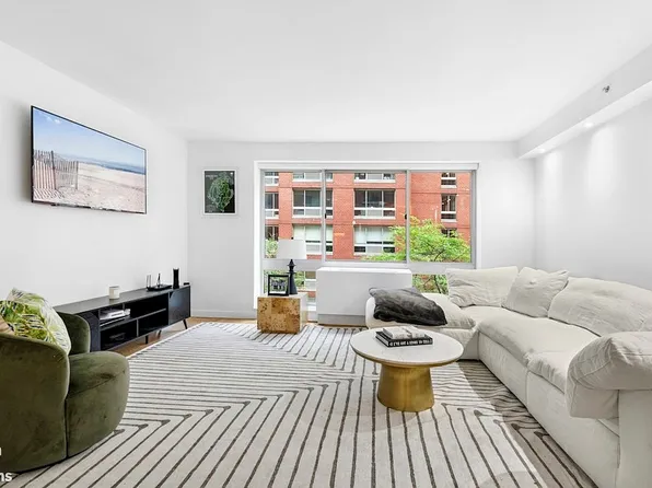 555 W 23rd St APT S5r, New York, NY 10011