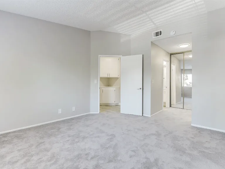Gladstone Ridge Apartments — Photo 24
