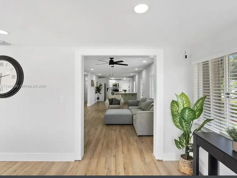 1048 NW 33rd Ave #3 — Photo 7