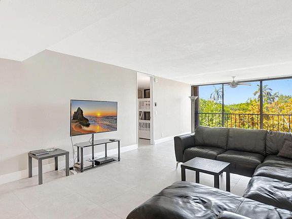 3rd image of 501 SW 11th Place #403