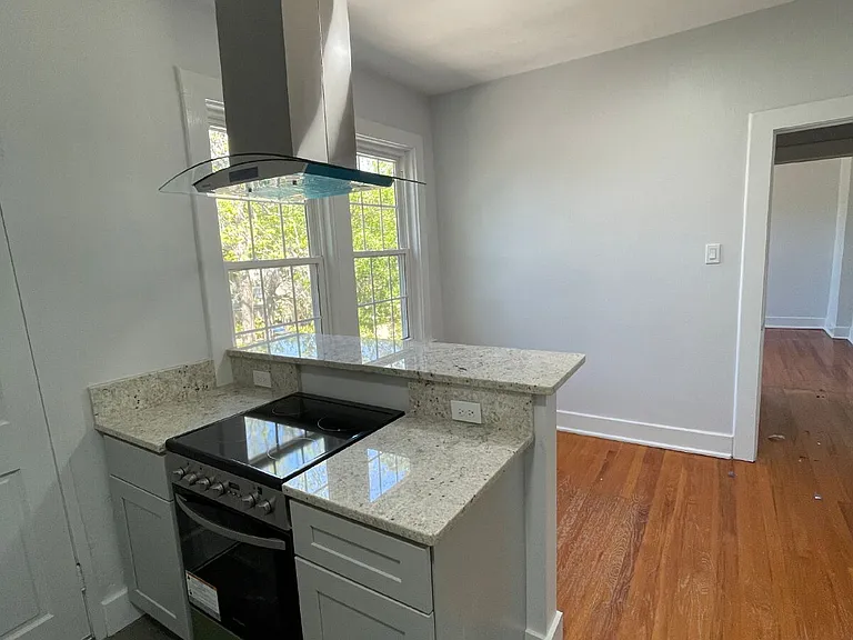 418 E Virginia St #A — Photo 4