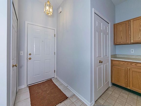 5th image of 2777 S Knightsbridge Cir
