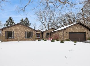 24423 W Hunters Ln, Deer Park, IL 60010