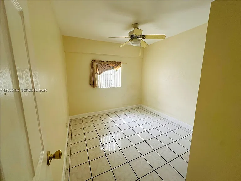 1215 S 24th Ave — Photo 30