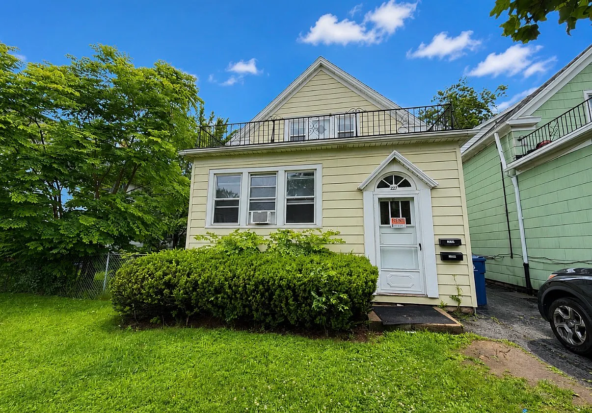 2 bed, 707 sqft, $1,400 — Photo 1