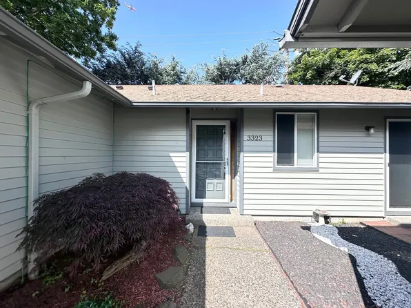 3321-3323 NE View Ave, Gresham, OR 97030