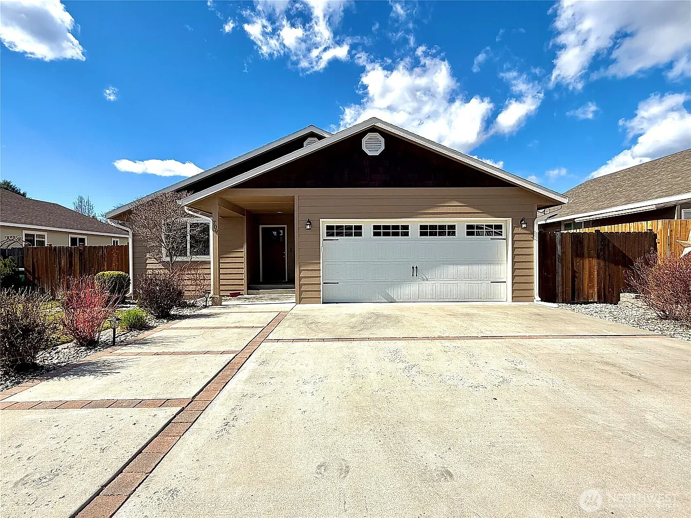 3 bed, 1636 sqft, $1,800 — Photo 1