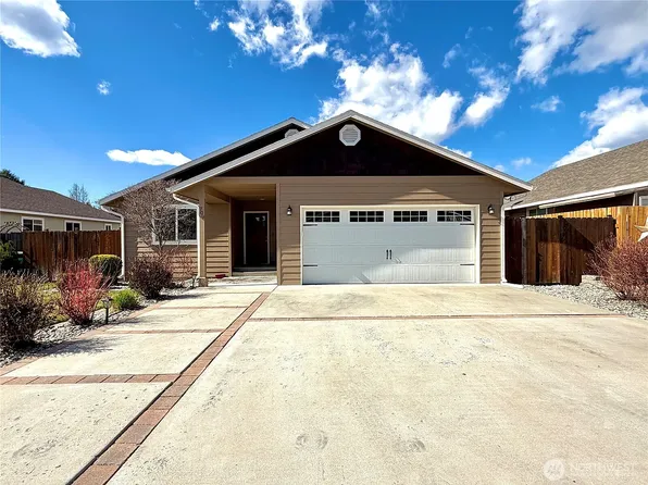 709 Paintbrush Ln, Omak, WA 98841