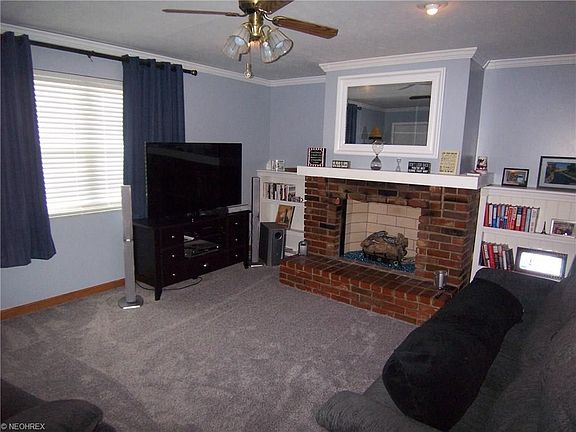 3rd image of 103 Holiday Dr