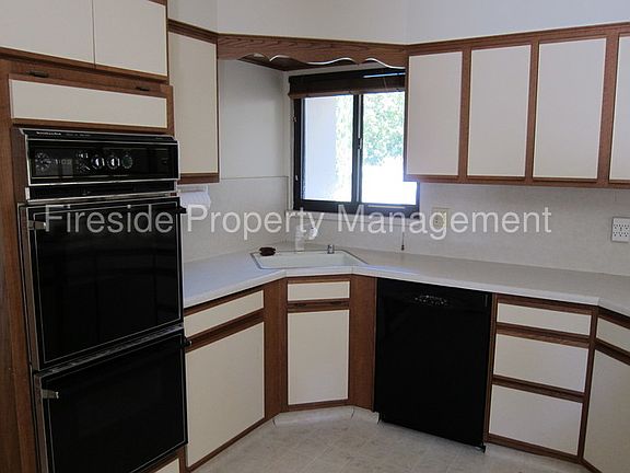3rd image of 2349 Cottle Ave