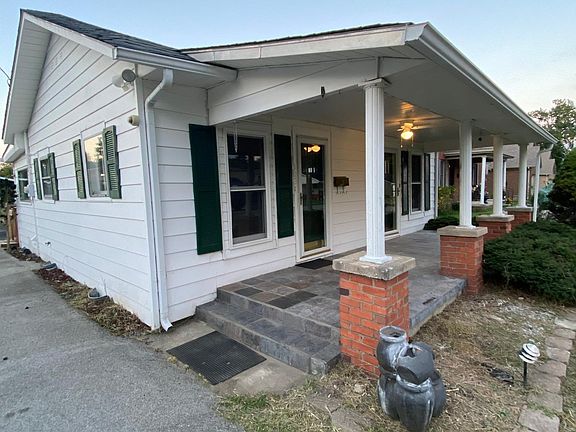 corner view of house