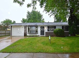 830 Bloomfield Ln, Aurora, IL 60504