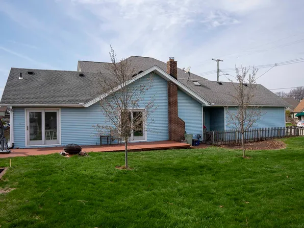 22472 Maple St, Saint Clair Shores, MI 48081