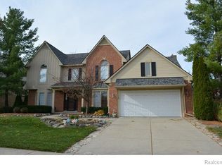 22549 Porter St, Novi, MI 48374