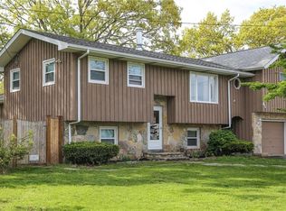 45 Martine St, Warwick, RI 02889