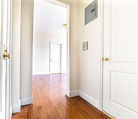 4th image of 905 43rd St #12