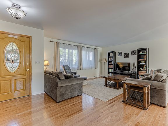 2nd image of 375 N Vista Ave