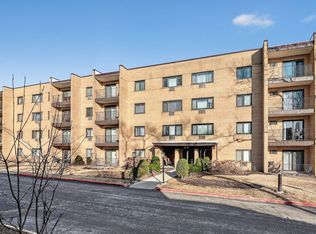 6630 S Brainard Ave APT 409, Countryside, IL 60525