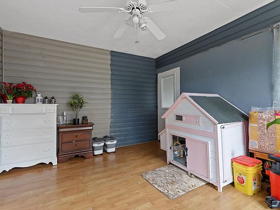 4th image of 984 Davenport Rd