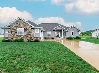 6831 Bluebird Ln, Seymour, IN 47274
