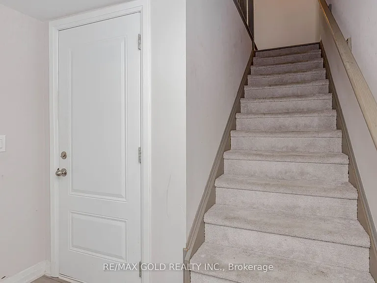 585 Colborne St #1007 — Photo 17