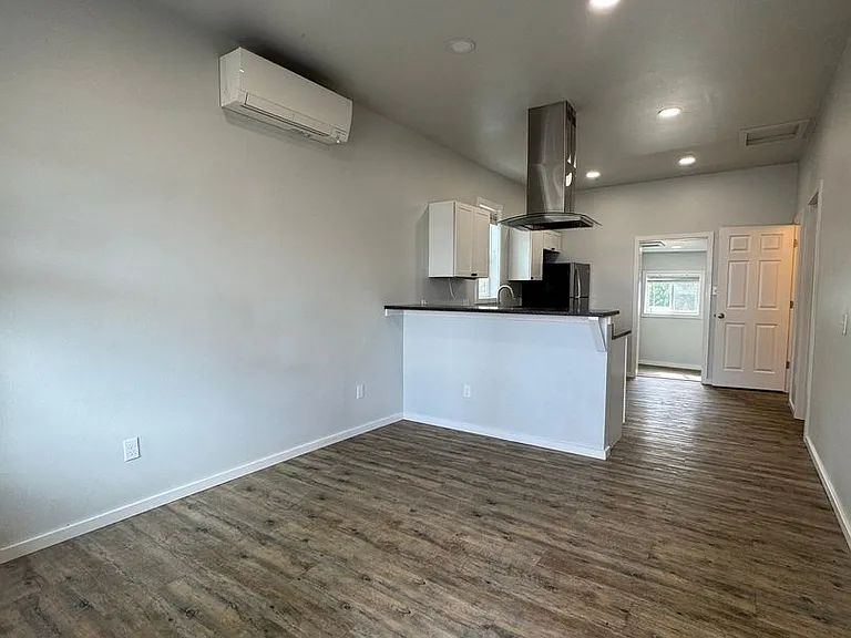 705 N Water St — Photo 4