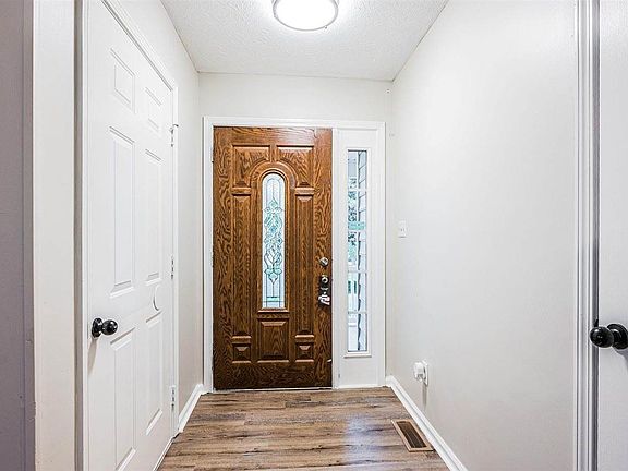 5th image of 714 Hillgreen St
