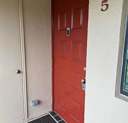 2nd image of 110 SE 7th St #905
