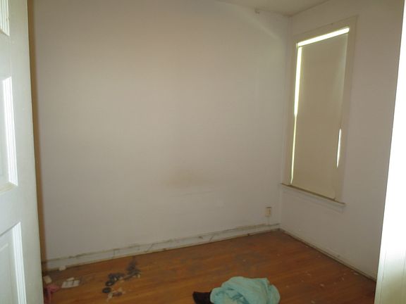 5th image of 1642 W Olive Ave