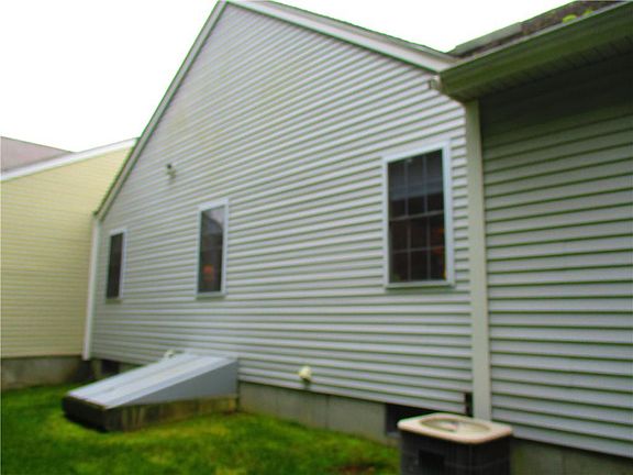 4th image of 305 Cheshire Dr