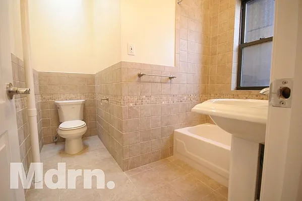 Rented by Mdrn Residential | media 7