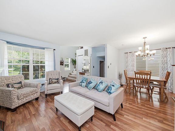 4th image of 2348 Woodhill Ct