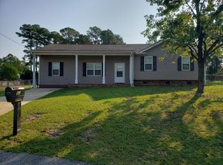 906 Siesta Ct, Fayetteville, NC 28303