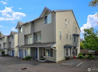 12549 Roosevelt Way NE APT 13, Seattle, WA 98125