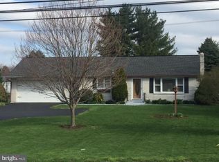 741 W Main St, New Holland, PA 17557