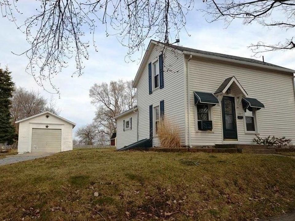 1st image of 422 Wood St