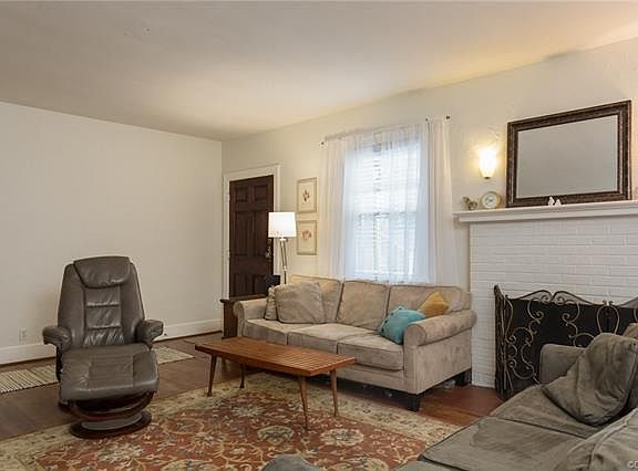 3rd image of 7411 Wentworth Ave