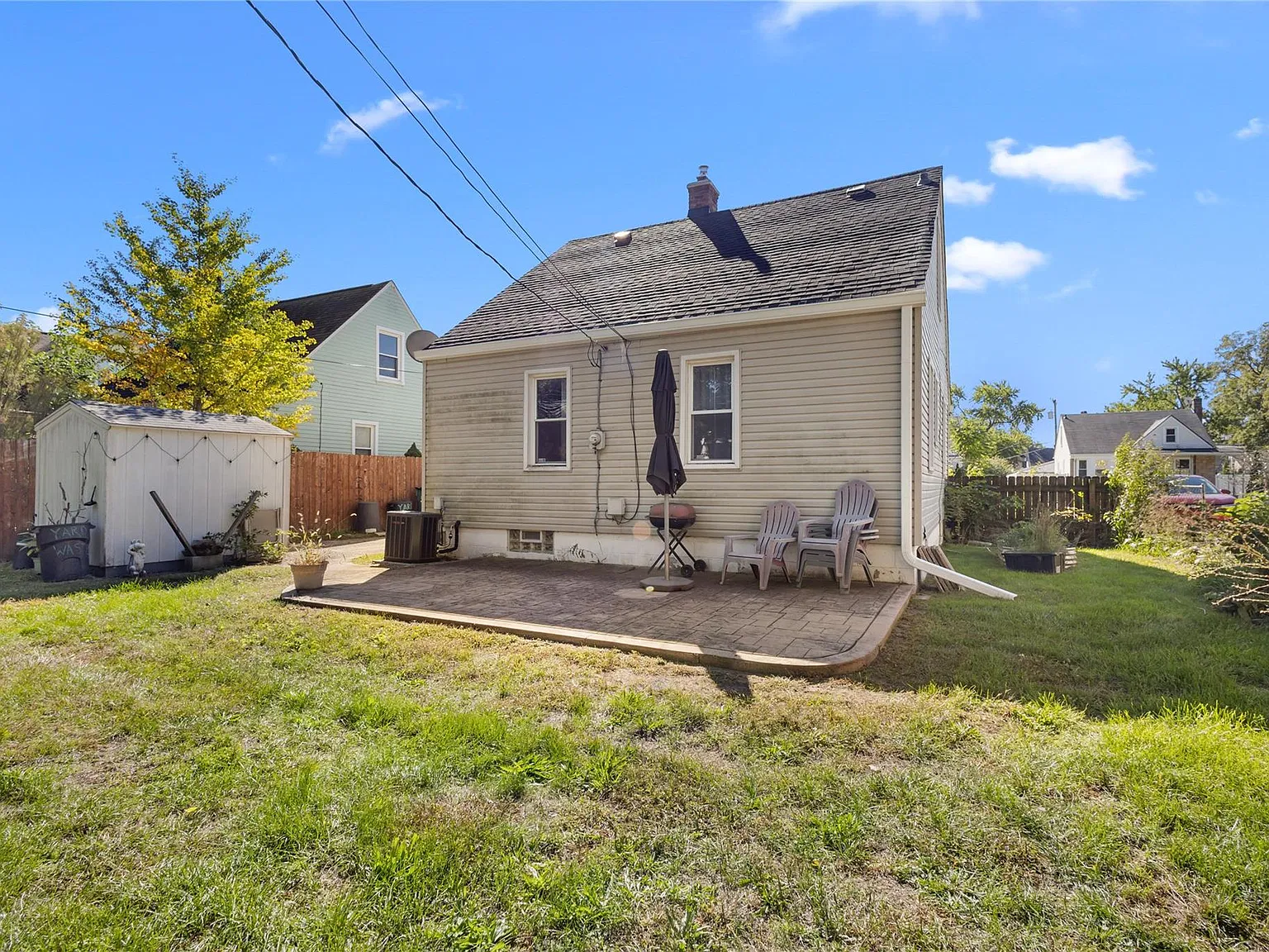 3 bed, 2.0 bath, 1100 sqft, $1,900 — Photo 4