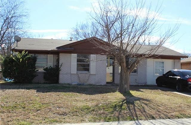 1st image of 606 E Celeste Dr