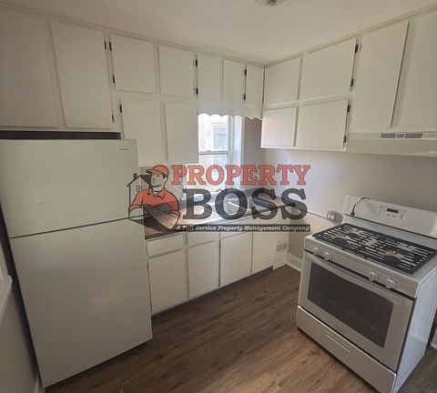 4th image of 614 Polk St