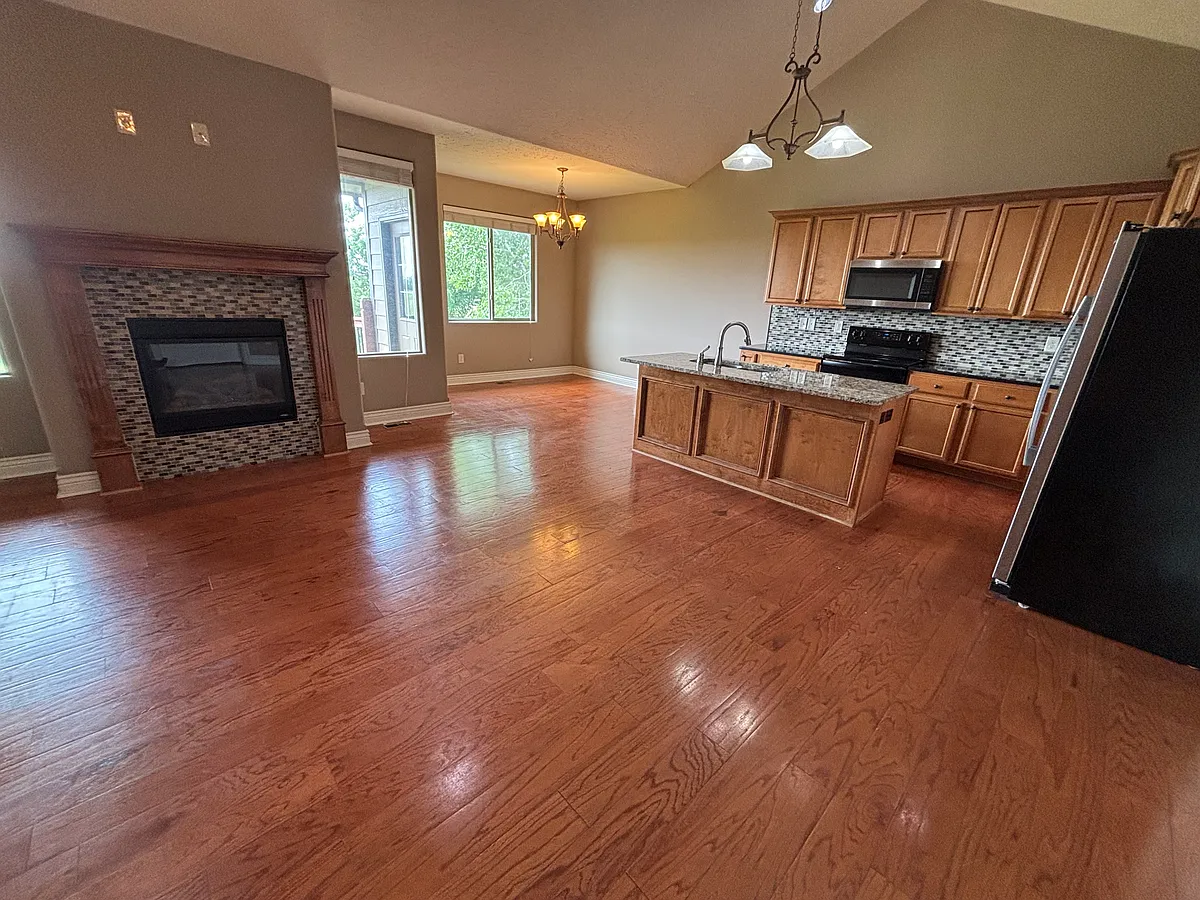 Building Photo - 7425 E Summerside Pl