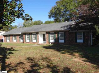 102 Ellen Ln, Mauldin, SC 29662