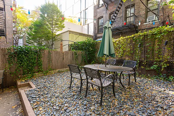 Rented by Compass | media 9